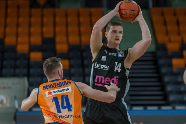 员是远远不 员是远远不