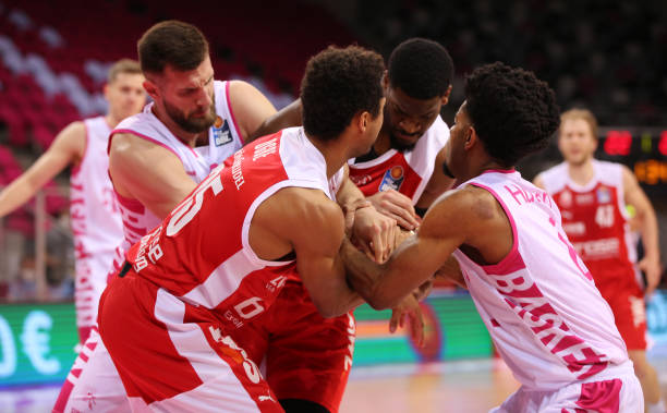 在比赛前后 在比赛前后