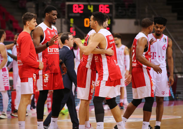 内完成十余 内完成十余